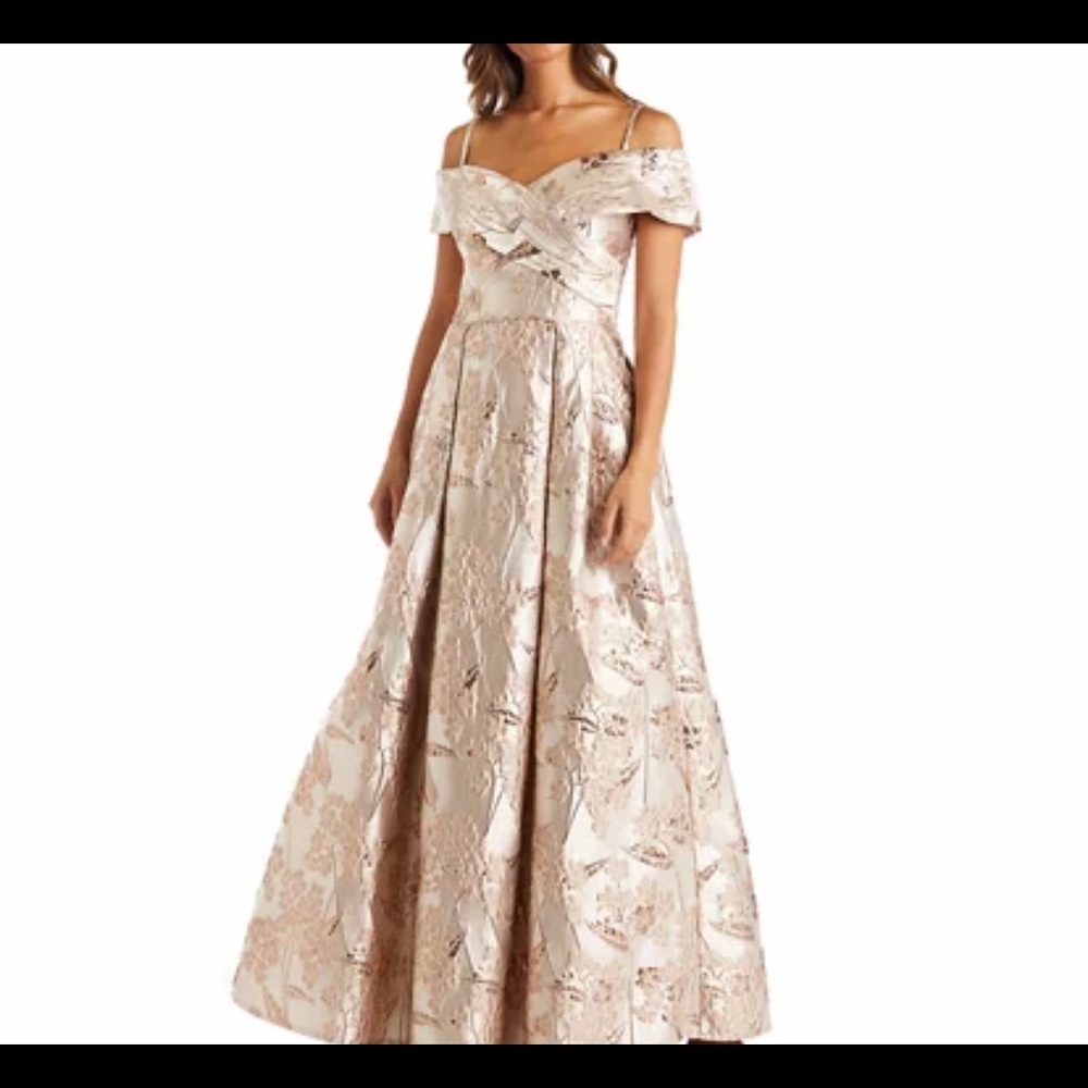 Gown dress